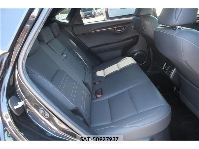 Lexus NX 2021-03 7221030-16