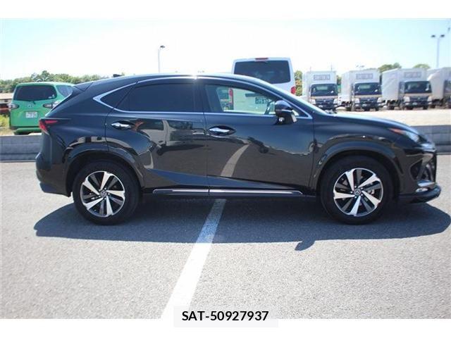 Lexus NX 2021-03 7221030-8