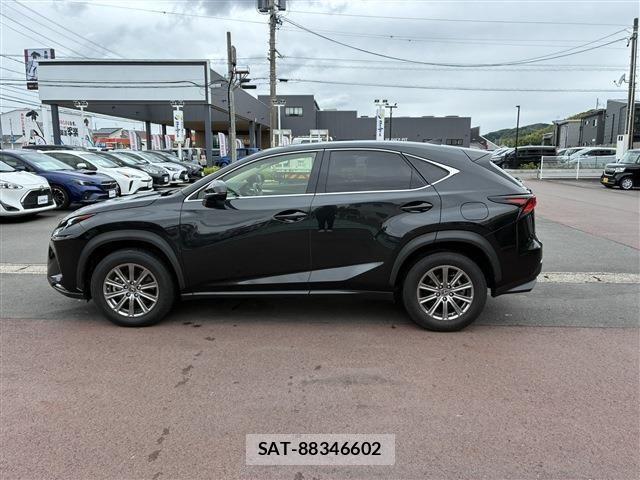 Lexus NX 2021-02 7725107-1