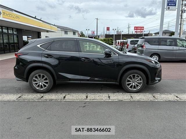 Lexus NX 2021-02 7725107-2