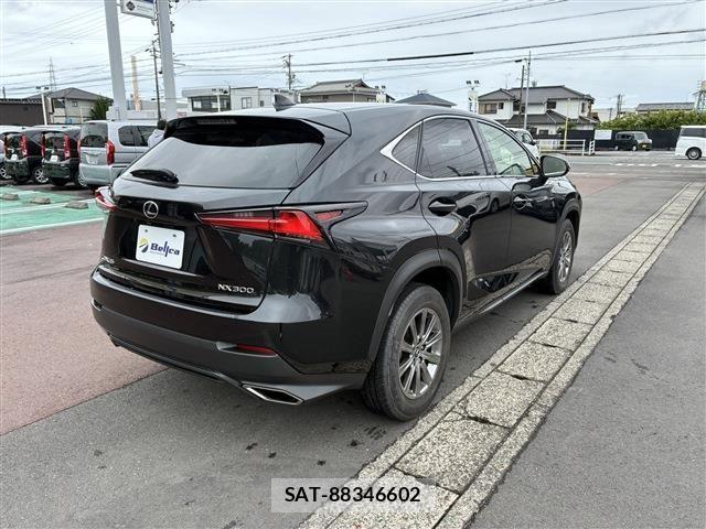 Lexus NX 2021-02 7725107-7