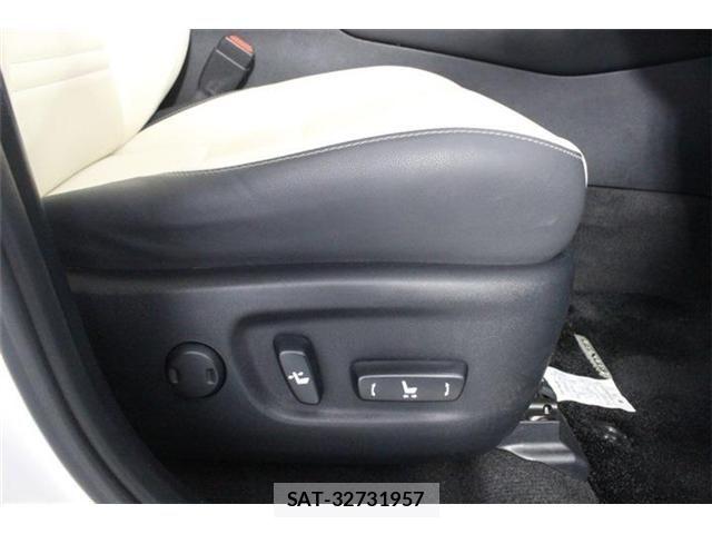 Lexus NX 2018-07 8074354-27