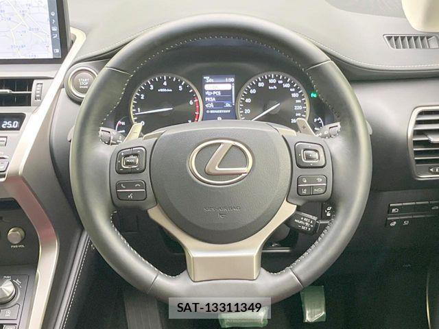 Lexus NX 2018-06 8146070-10