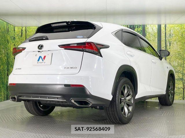 Lexus NX 2019-06 8208404-16