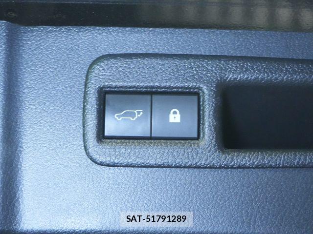 Lexus NX 2018-06 8208409-22