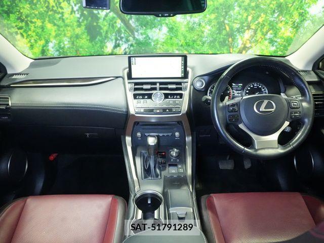 Lexus NX 2018-06 8208409-5