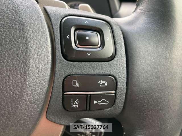Lexus NX 2018-12 8208406-11