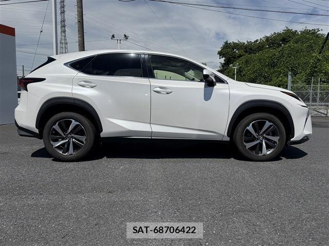 Lexus NX 2017-11 8659964-9