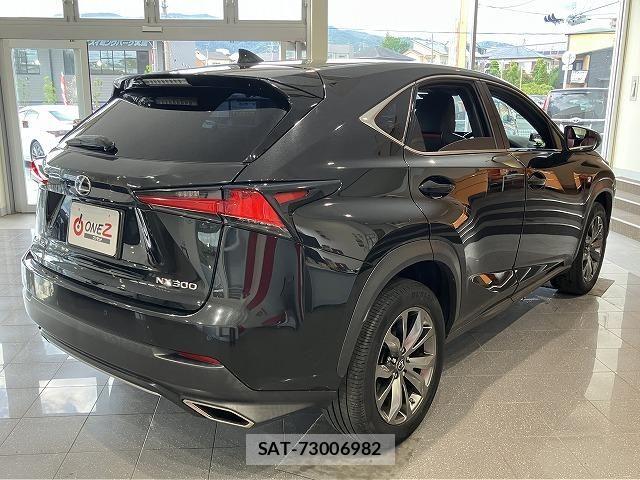 Lexus NX 2018-02 8659960-2