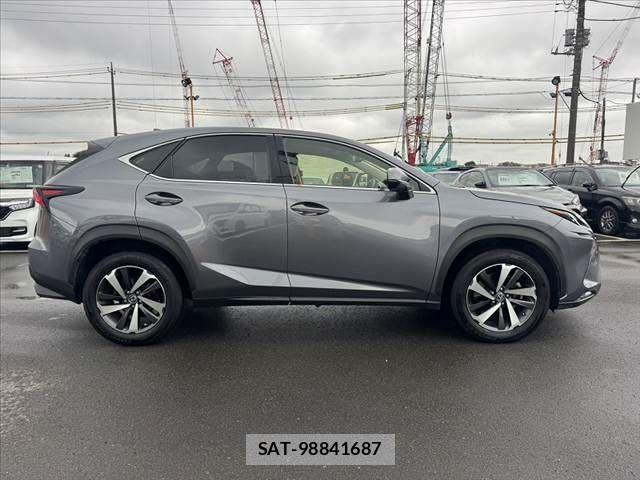 Lexus NX 2018-06 8849589-11