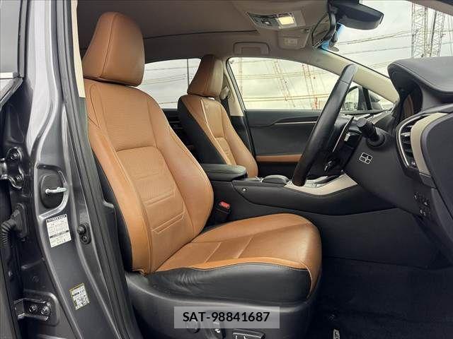 Lexus NX 2018-06 8849589-15