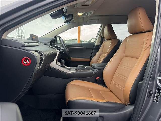 Lexus NX 2018-06 8849589-16