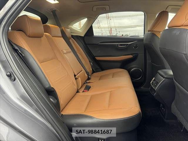 Lexus NX 2018-06 8849589-19