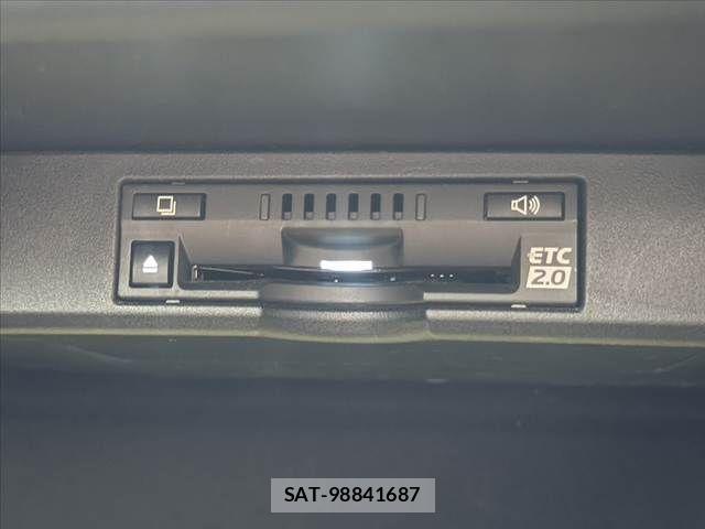 Lexus NX 2018-06 8849589-26