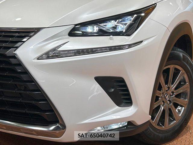 Lexus NX 2017-12 8871356-11