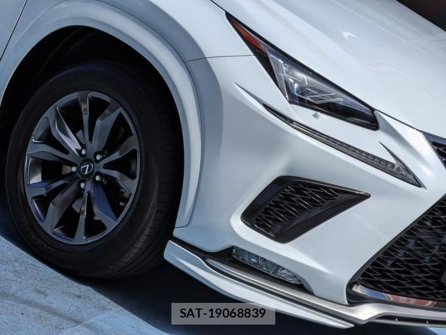 Lexus NX 2018-02 4421799-9
