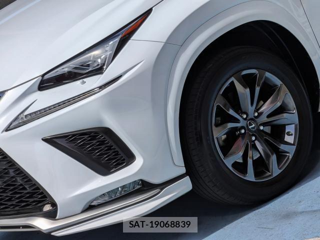 Lexus NX 2018-02 4421799-11
