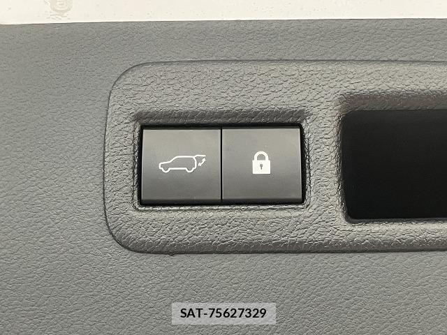 Lexus NX 2018-03 6612888-22