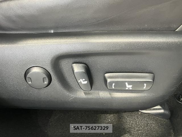 Lexus NX 2018-03 6612888-25
