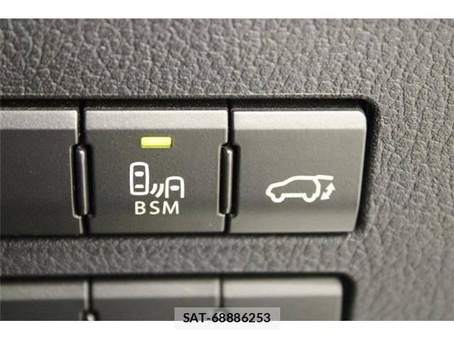 Lexus NX 2018-06 6907772-4