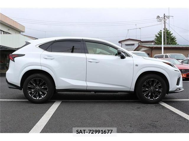 Lexus NX 2018-09 7725115-8