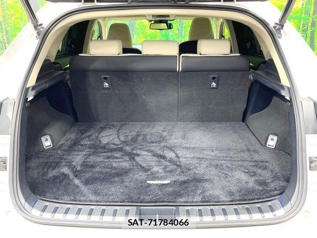 Lexus NX 2018-01 8158703-9