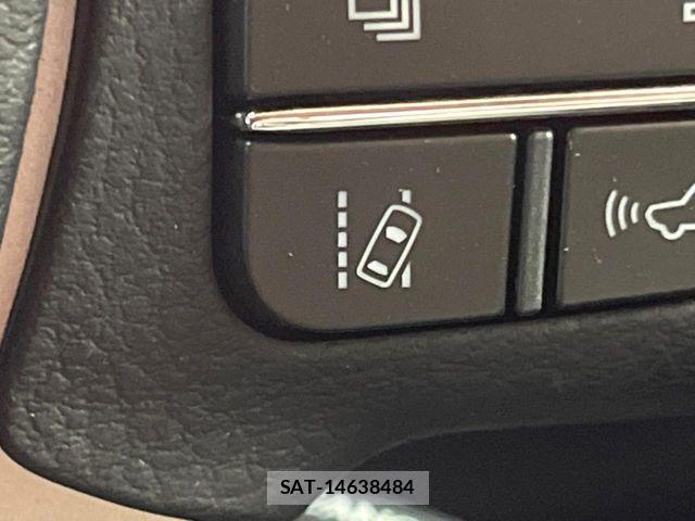 Lexus NX 2017-11 8208410-5