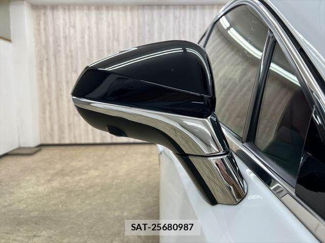 Lexus NX 2019-03 6011724-26