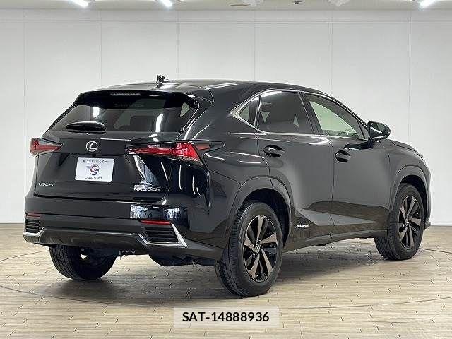 Lexus NX 2021-05 6011713-15