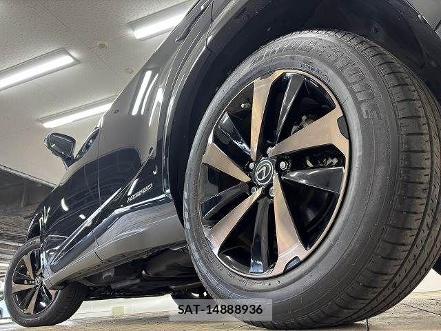 Lexus NX 2021-05 6011713-18