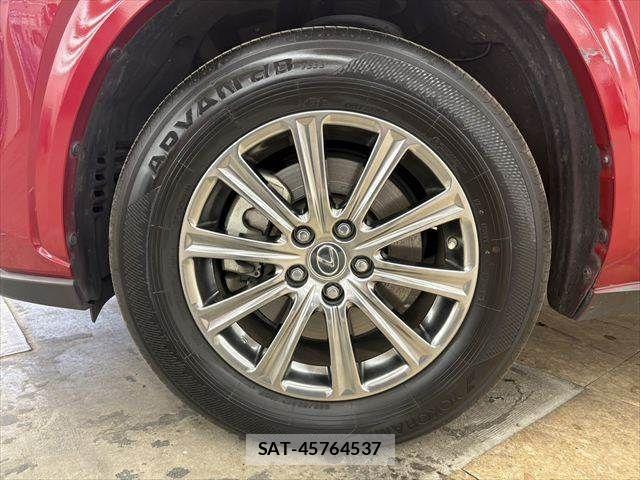 Lexus NX 2017-12 6011740-11