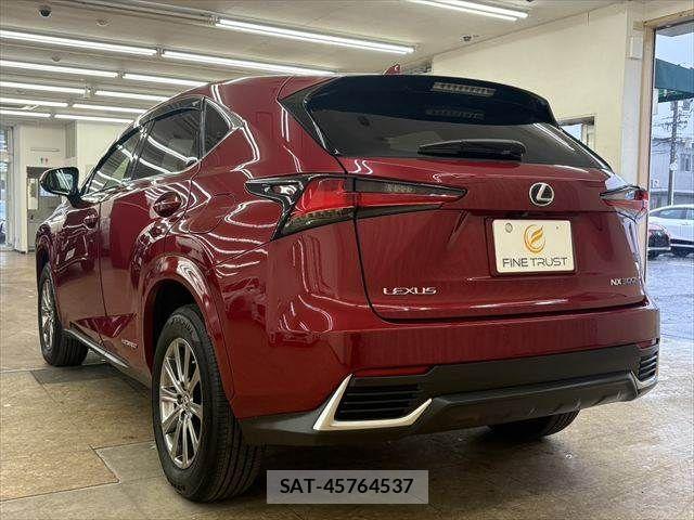 Lexus NX 2017-12 6011740-16