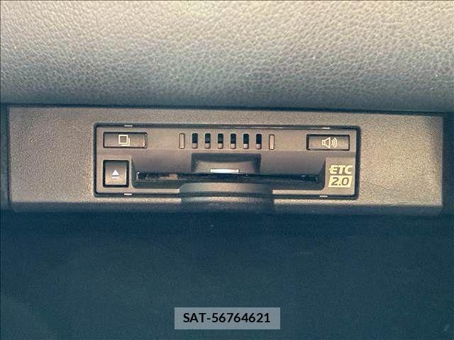 Lexus NX 2018-02 6612894-16