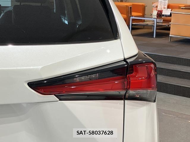 Lexus NX 2018-12 6612892-13