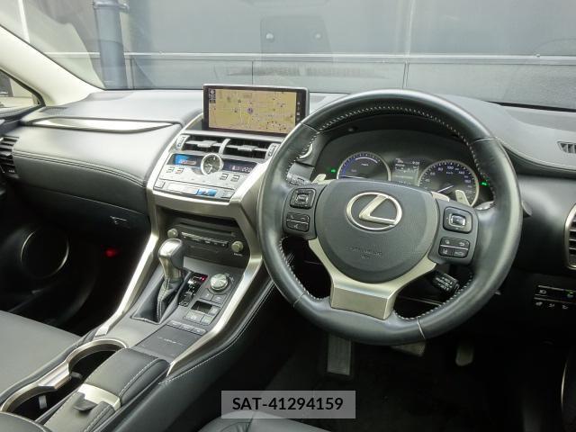 Lexus NX 2018-06 6907776-13