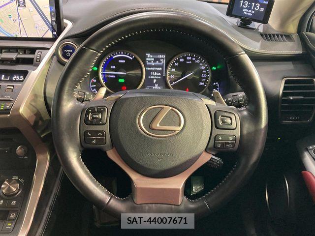 Lexus NX 2020-01 7221039-10