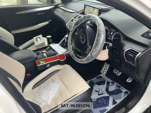 Lexus NX 2018-01 7272238-9
