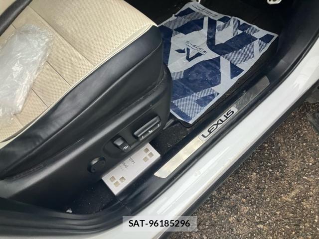 Lexus NX 2018-01 7272238-23