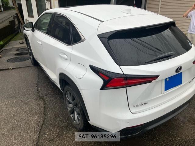 Lexus NX 2018-01 7272238-3