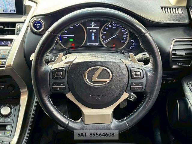 Lexus NX 2015-08 7358520-12