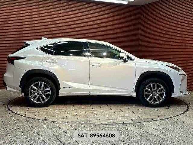 Lexus NX 2015-08 7358520-17