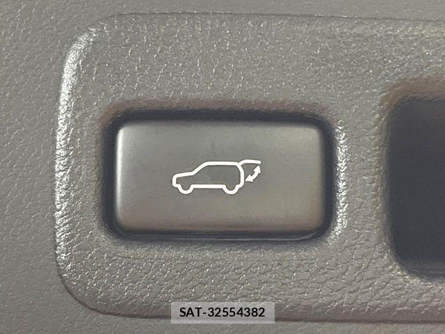 Lexus NX 2015-07 7392684-6