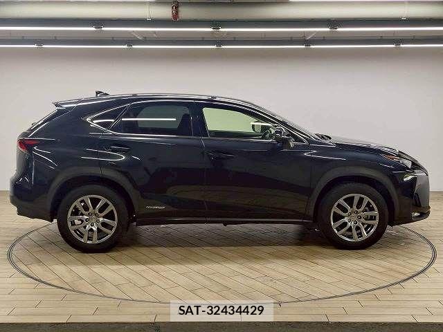 Lexus NX 2015-11 7501299-16