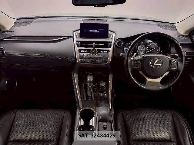 Lexus NX 2015-11 7501299-2