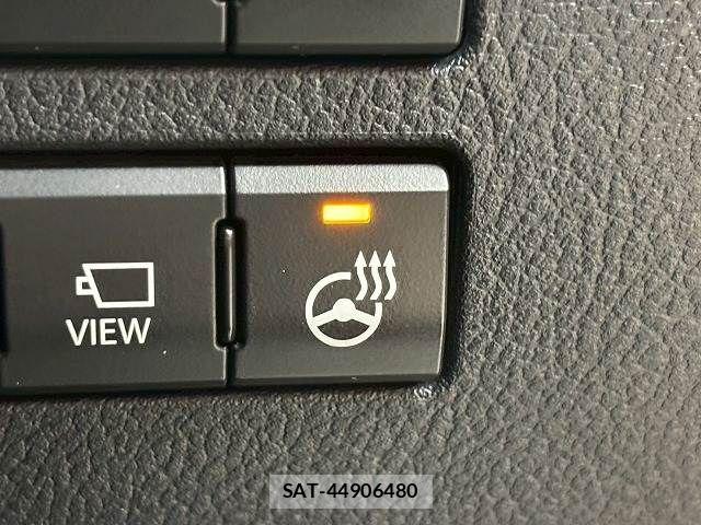 Lexus NX 2015-07 7962435-9