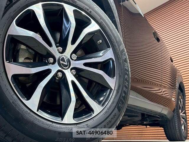 Lexus NX 2015-07 7962435-18