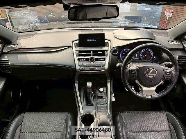 Lexus NX 2015-07 7962435-2