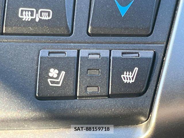 Lexus NX 2015-11 7979773-4