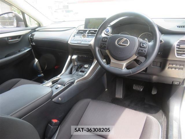 Lexus NX 2014-09 8036460-8