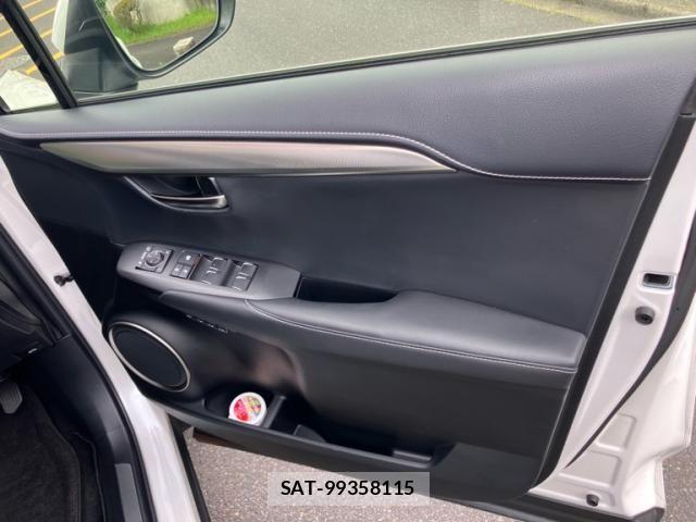 Lexus NX 2018-04 8036459-16
